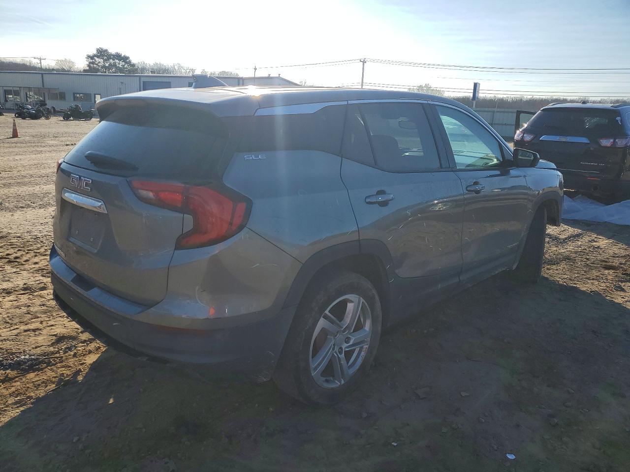 2020 GMC Terrain Sle - Image 3