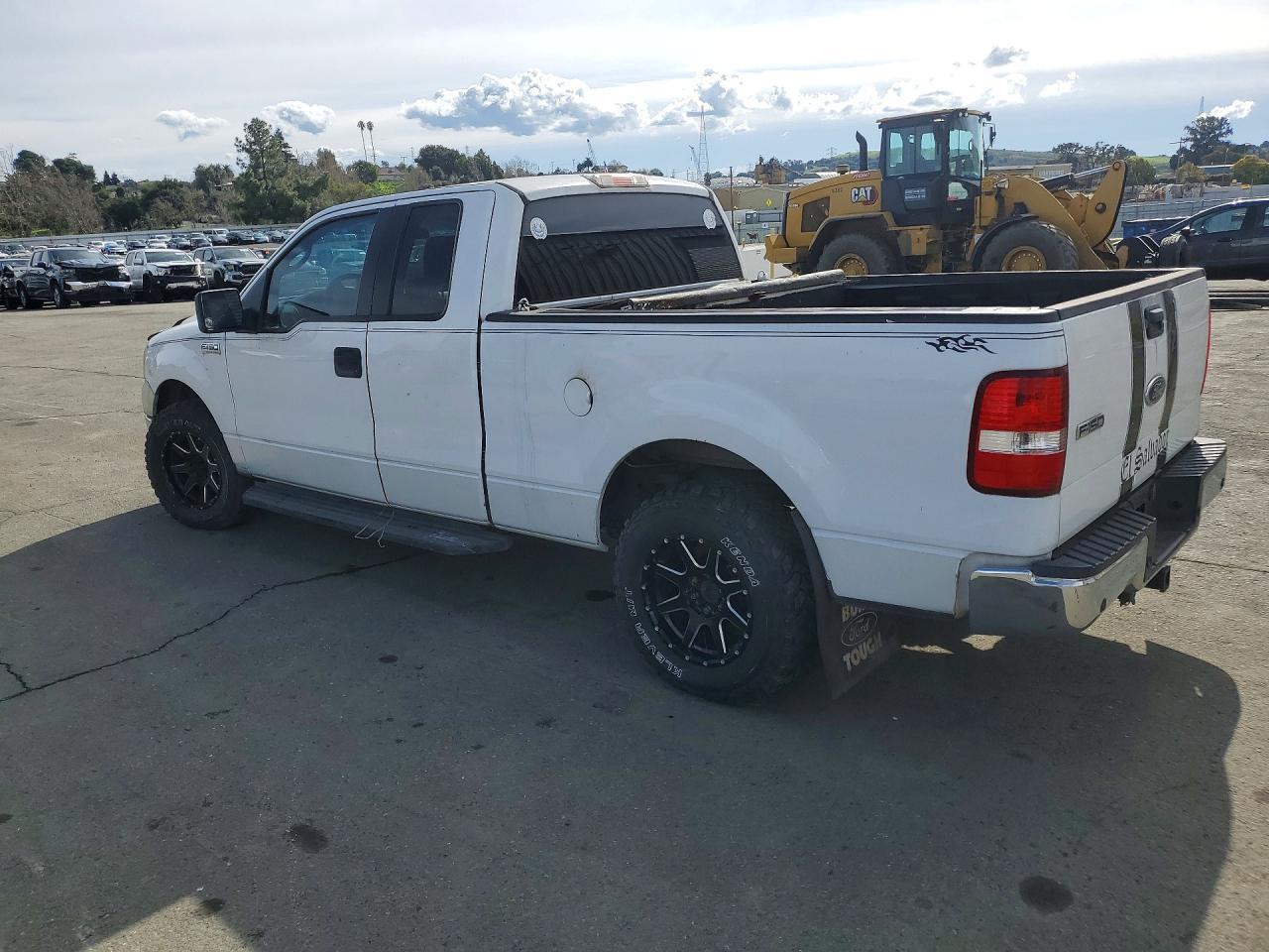 2005 Ford F150 - Image 2