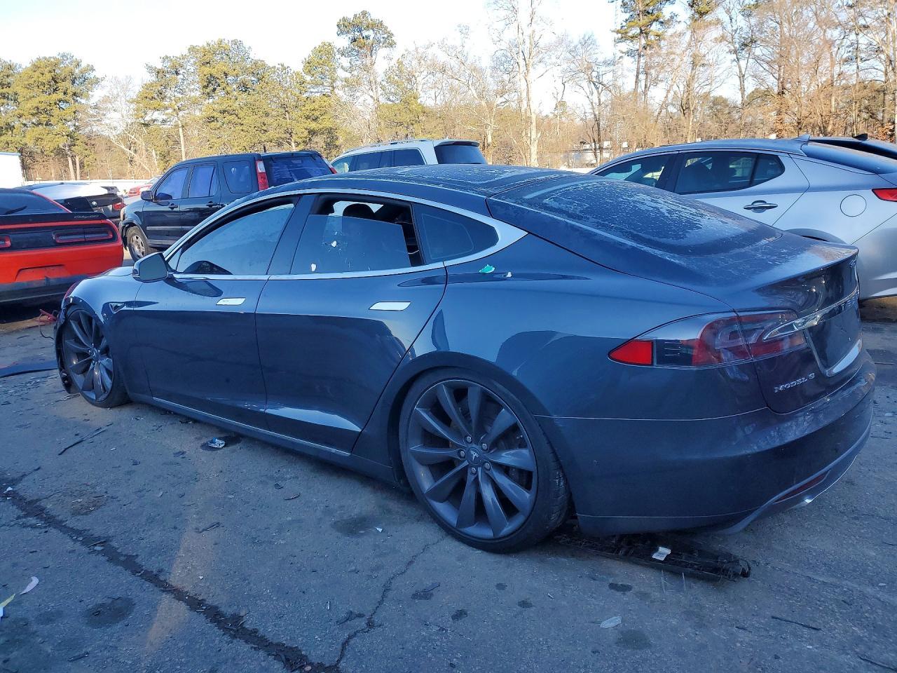 2016 Tesla Model S - Image 2