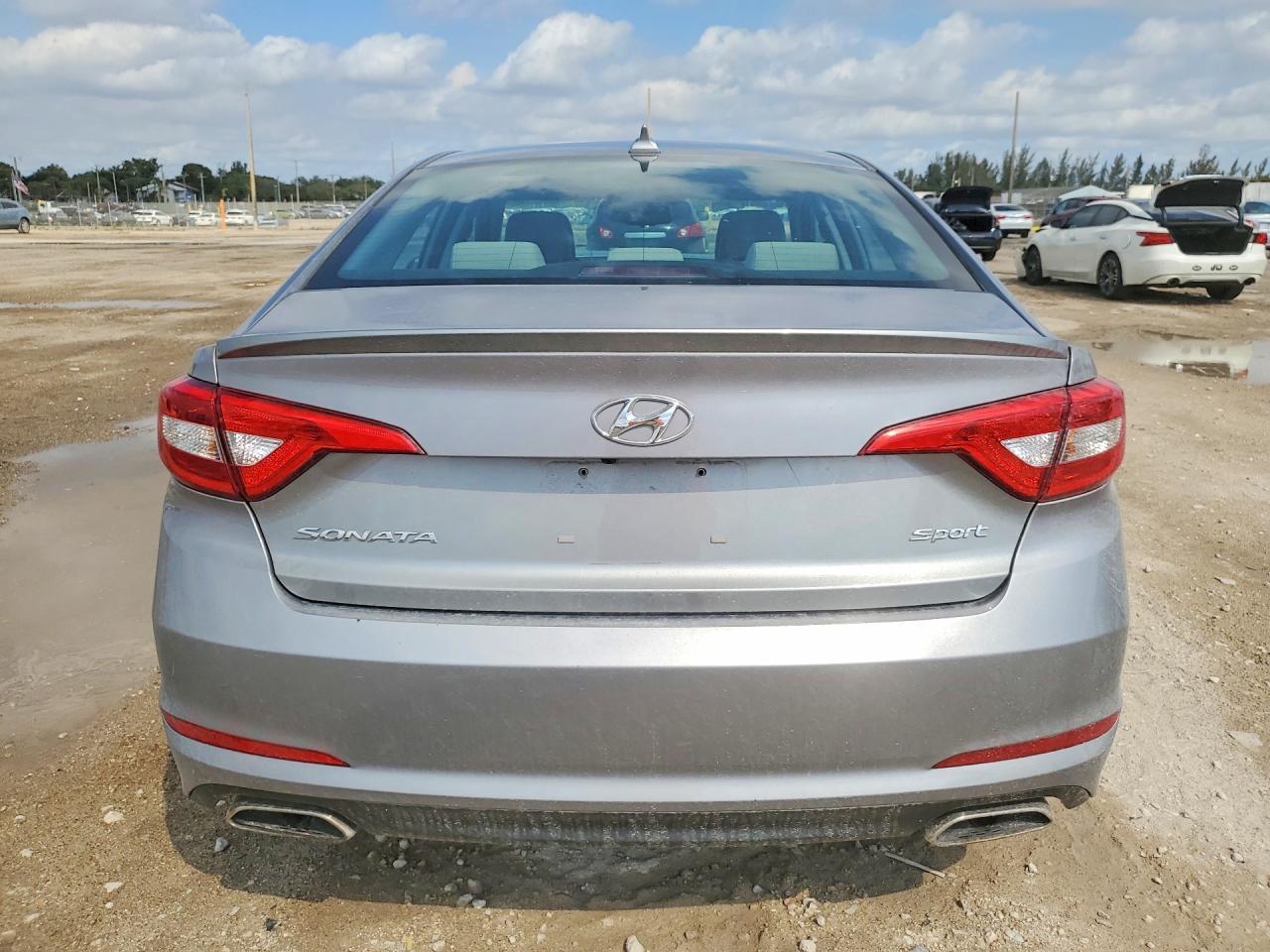 2016 Hyundai Sonata Sport - Image 6