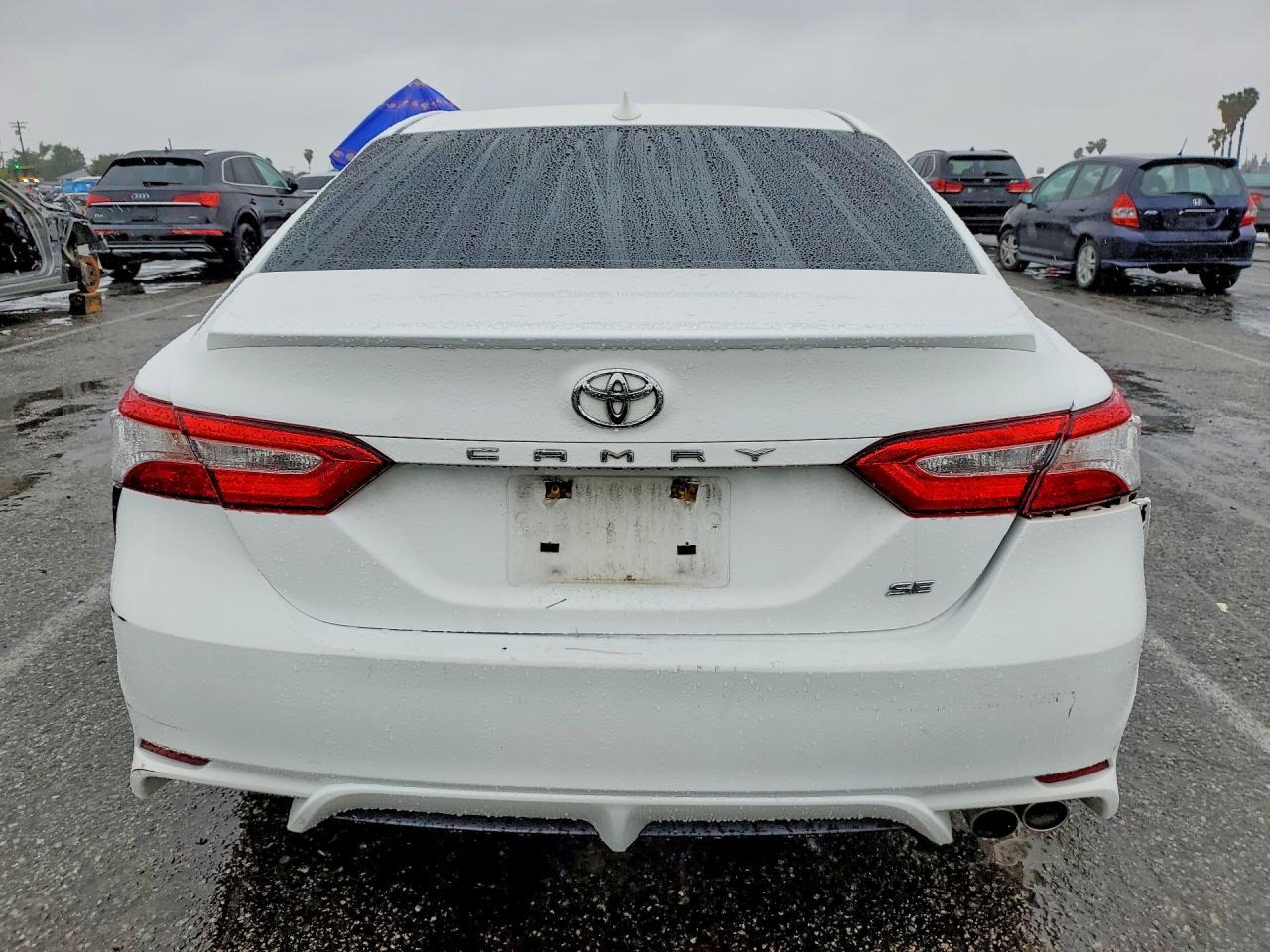2020 Toyota Camry Se - Фото 6