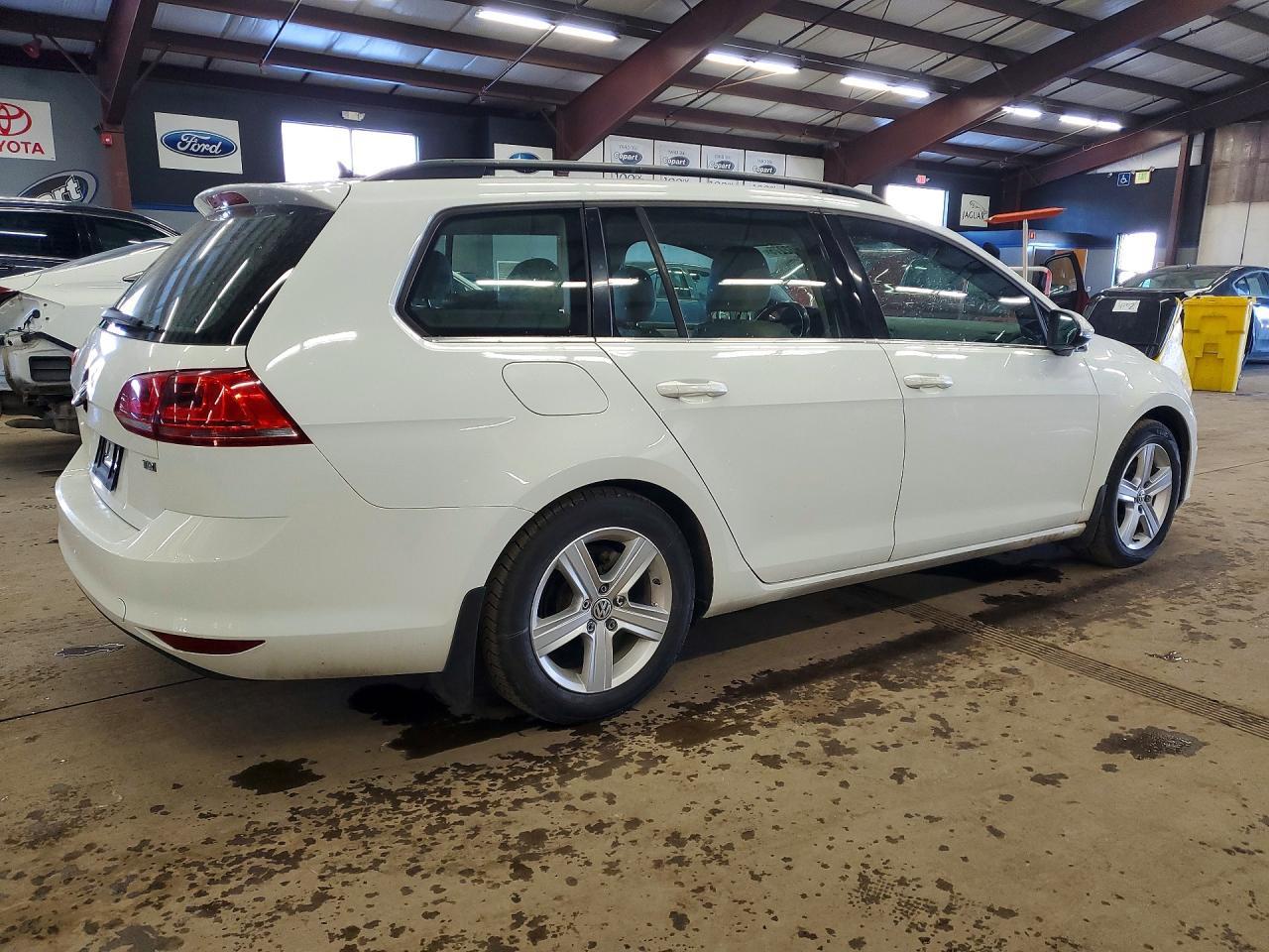 2015 Volkswagen Golf Sportwagen Tdi S - Фото 3