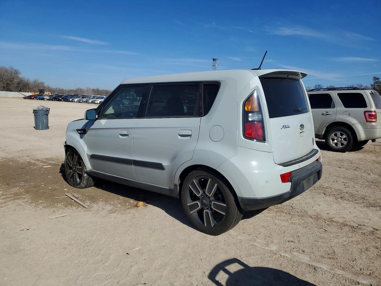 2010 Kia Soul + - Фото 2