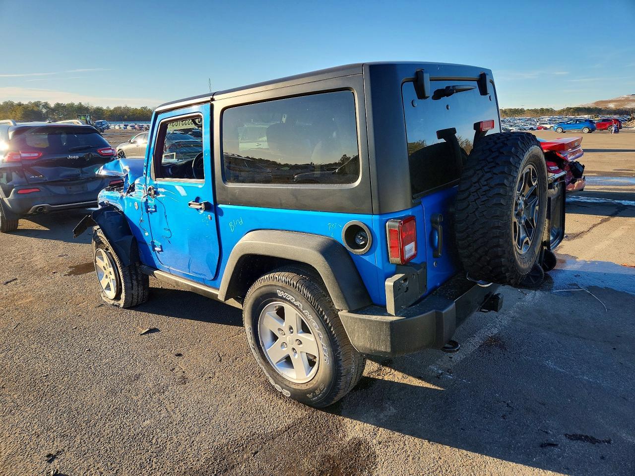 2016 Jeep Wrangler Sport - Фото 2