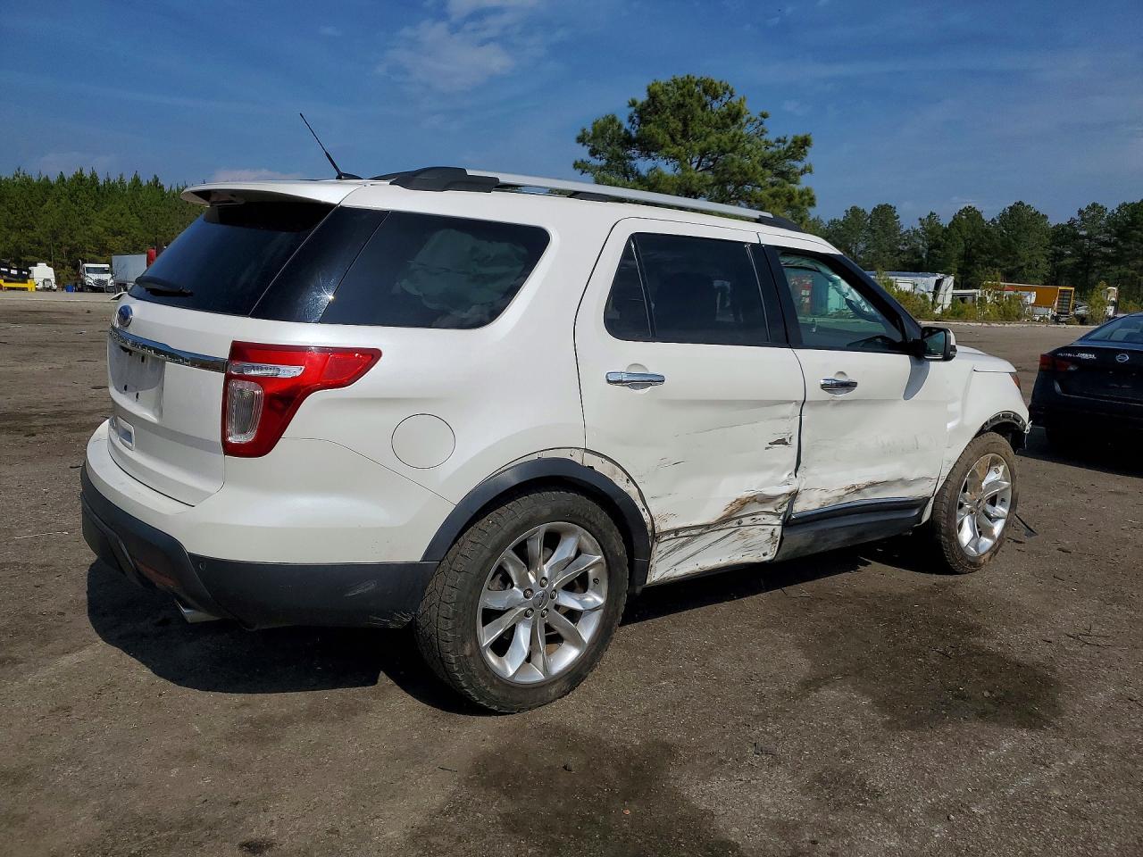 2011 Ford Explorer Limited - Image 3