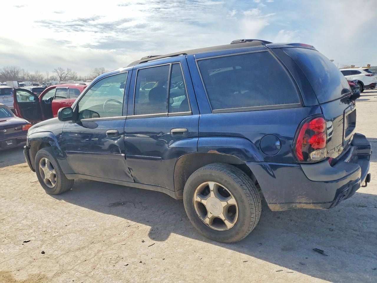 2008 Chevrolet Trailblazer Ls - Image 2