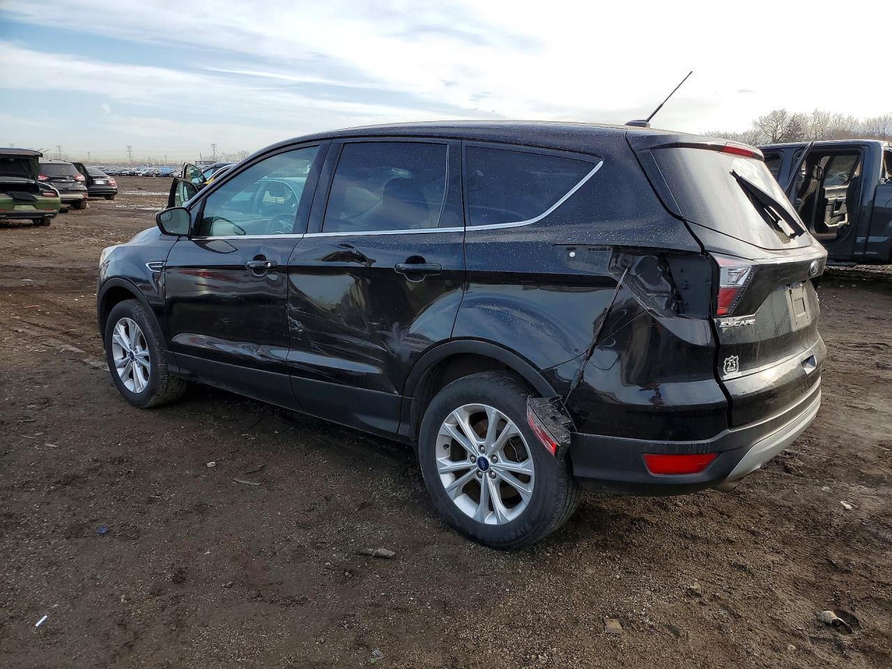 2017 Ford Escape Se - Фото 2