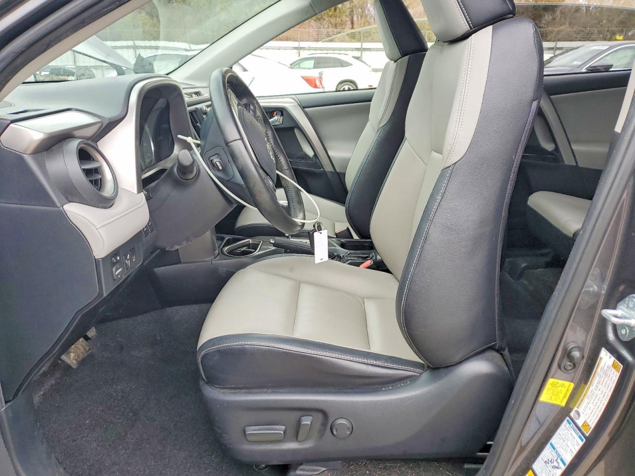 2017 Toyota Rav4 Limited - Image 7