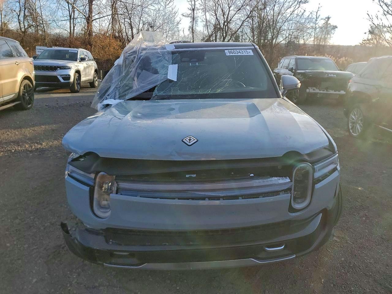 2025 Rivian R1S Adventure - Фото 5