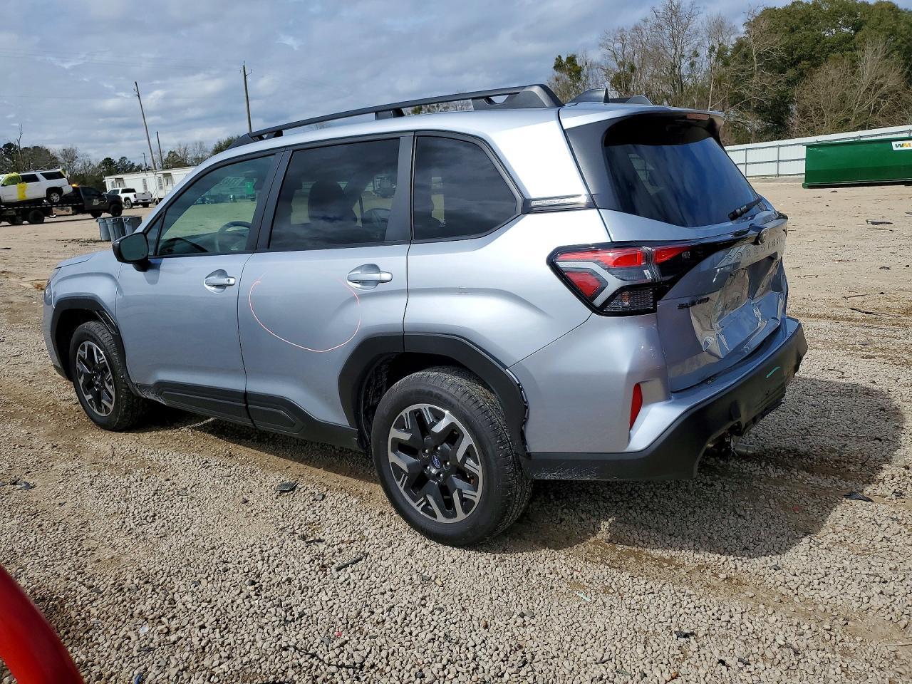 2025 Subaru Forester Premium - Фото 2