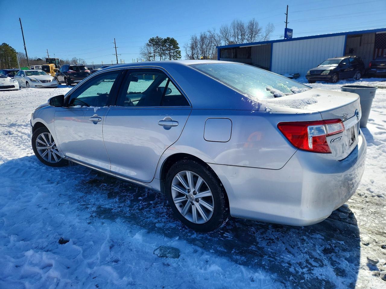 2012 Toyota Camry Base - Фото 2
