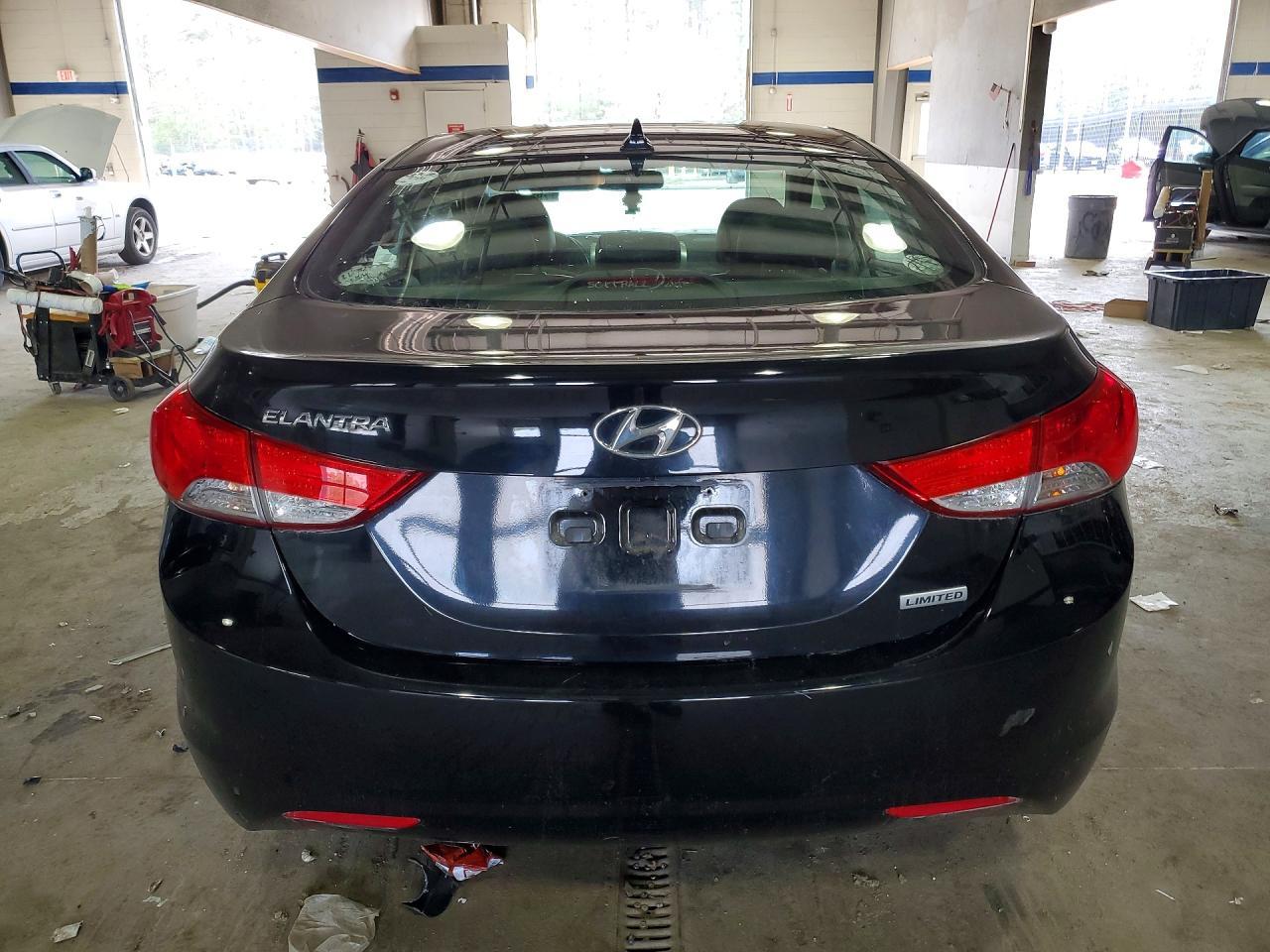 2013 Hyundai Elantra Limited - Фото 6