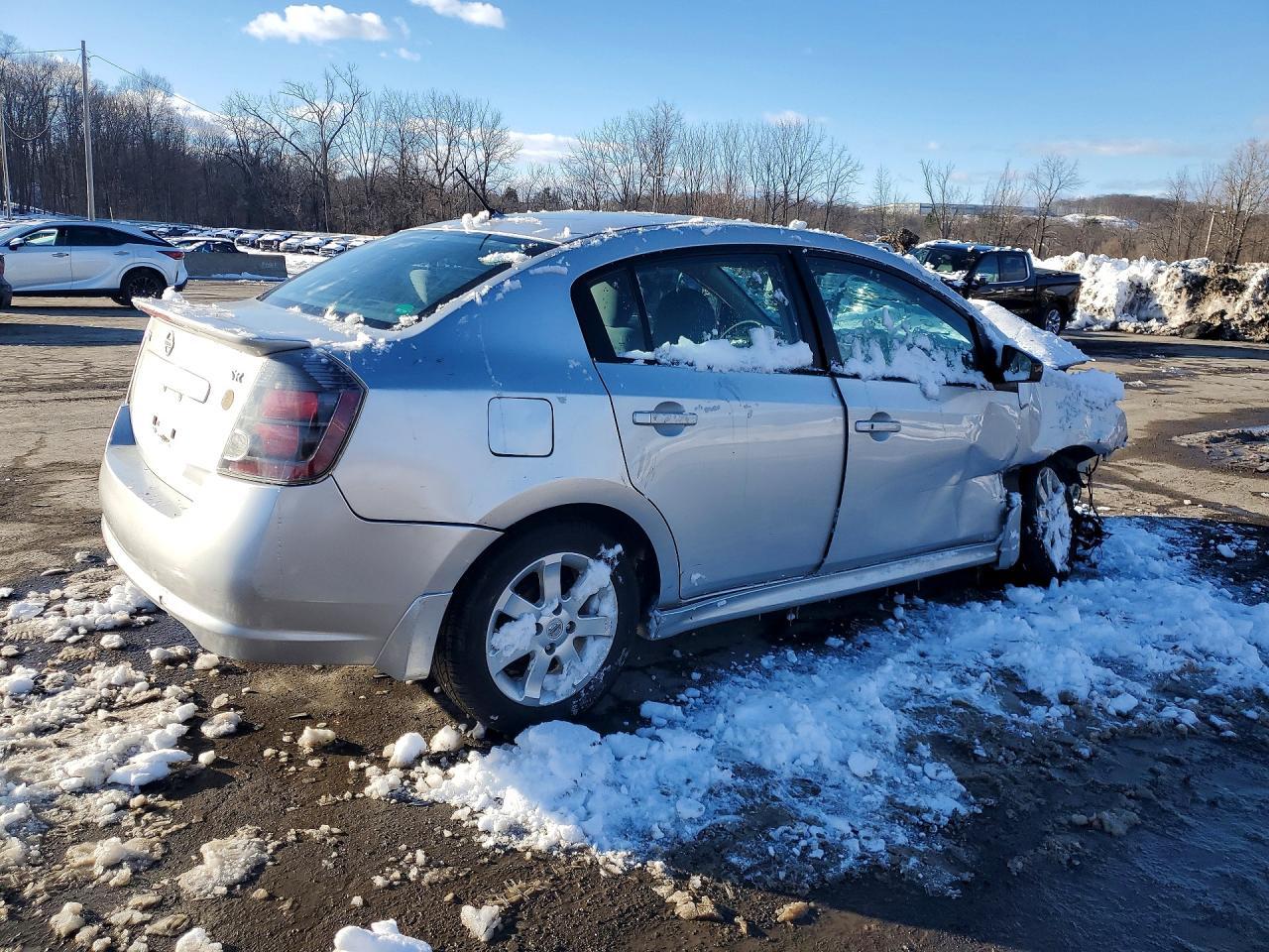 2010 Nissan Sentra 2.0 - Image 3
