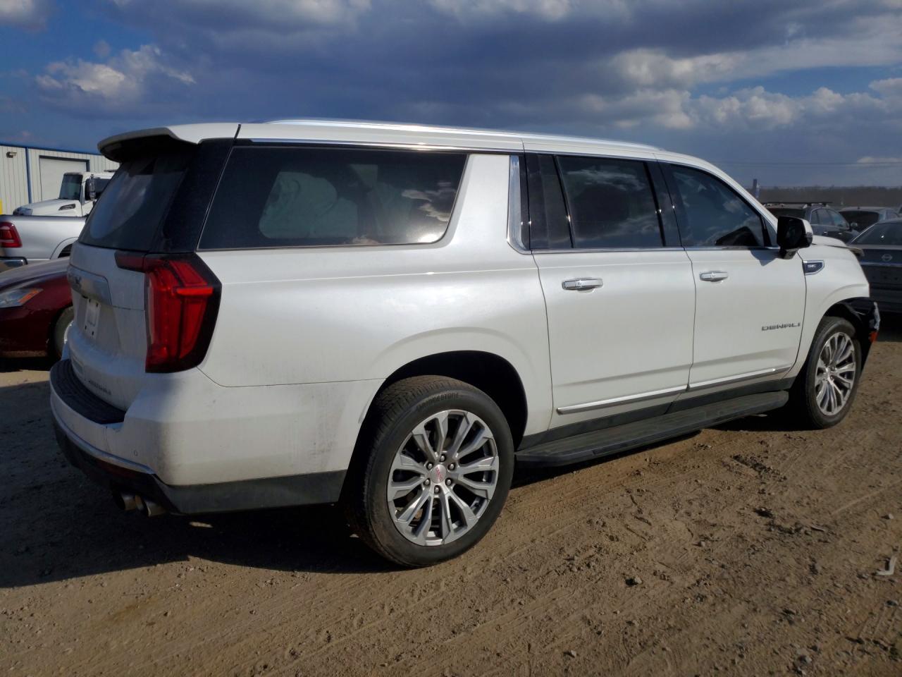 2024 GMC Yukon Xl Denali - Image 3