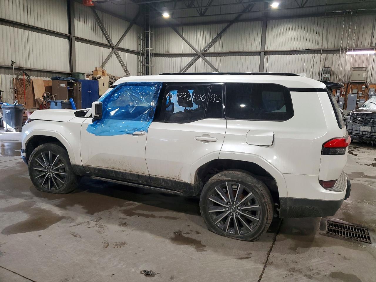 2024 Lexus Gx 550 Luxury - Image 2