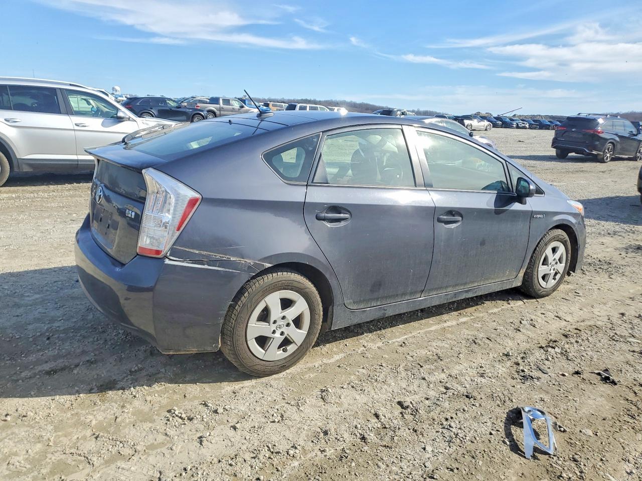 2011 Toyota Prius Iii - Фото 3