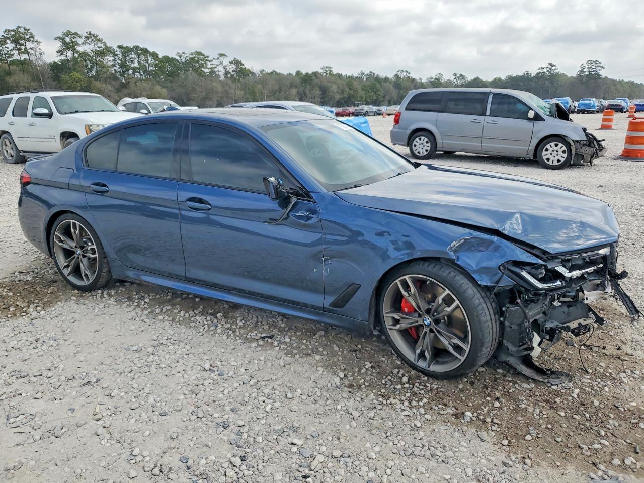 2023 BMW M550Xi - Фото 4