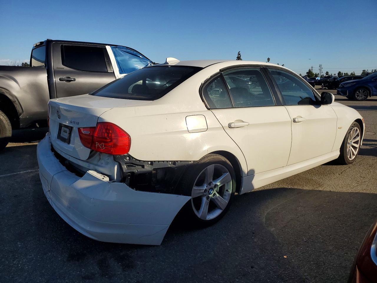 2011 BMW 328 I Sulev - Image 3