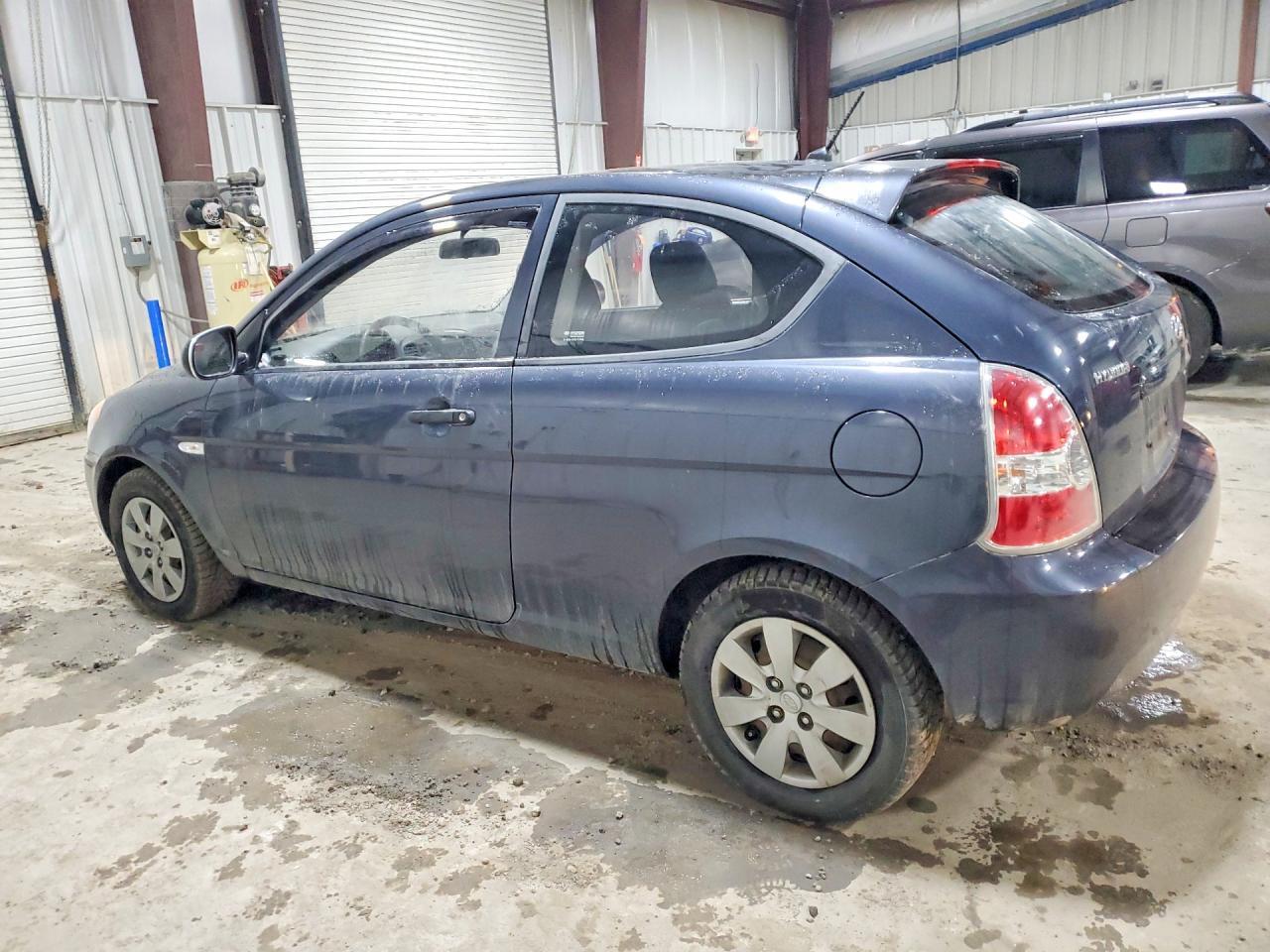 2010 Hyundai Accent Blue - Фото 2