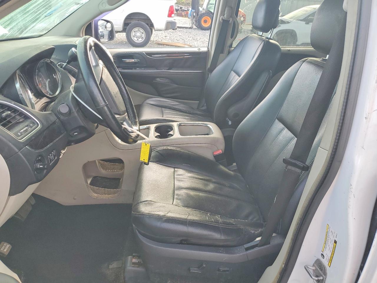 2014 Chrysler Town & Country Touring L - Фото 7