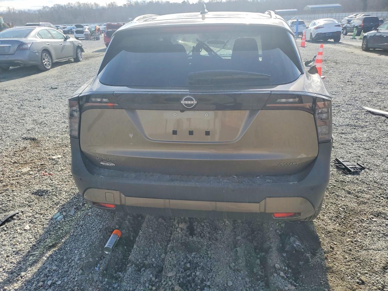 2025 Nissan Kicks Sv - Image 6