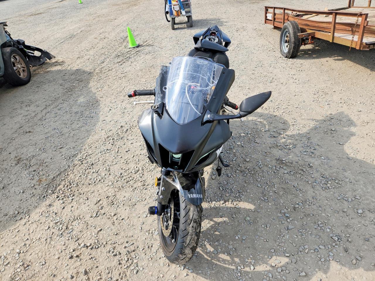 2025 Yamaha Yzfr7 - Фото 2