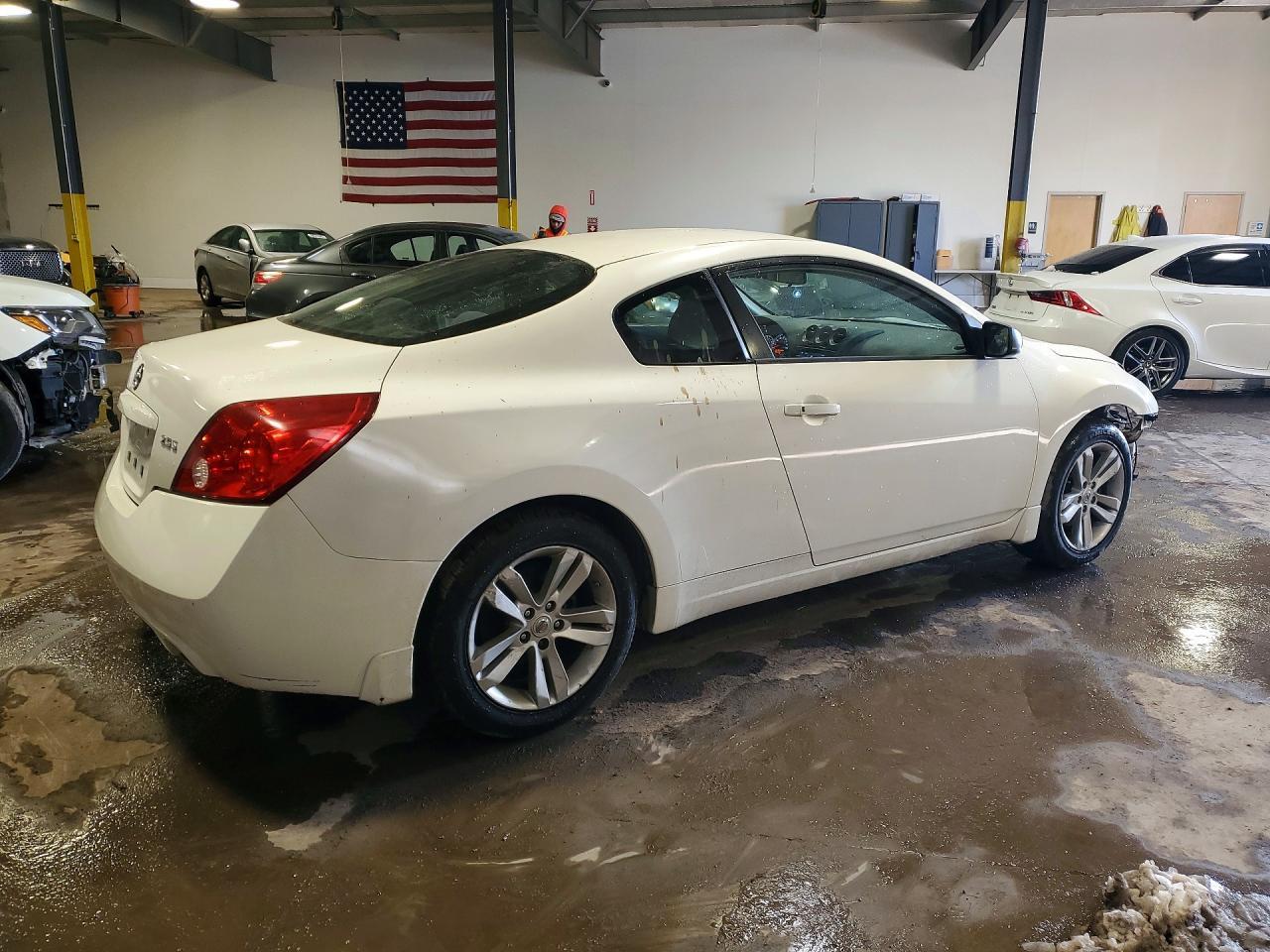 2011 Nissan Altima S - Image 3