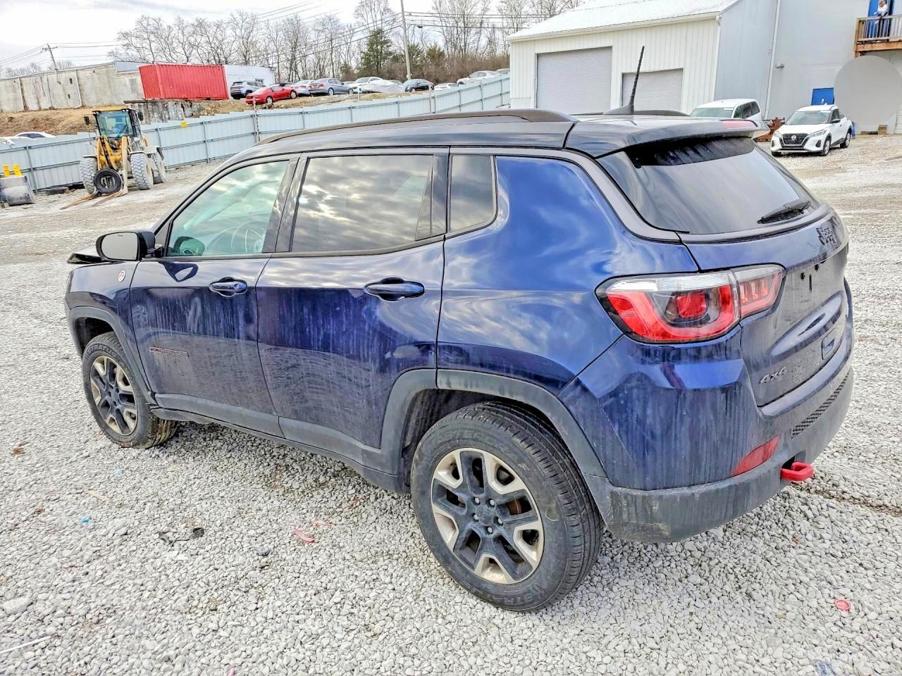 2017 Jeep Compass Trailhawk - Фото 2