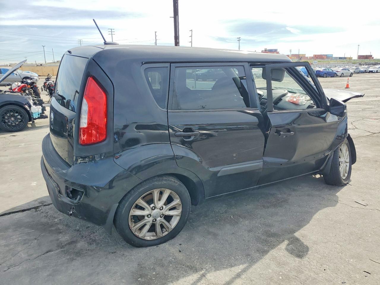 2013 Kia Soul + - Image 3