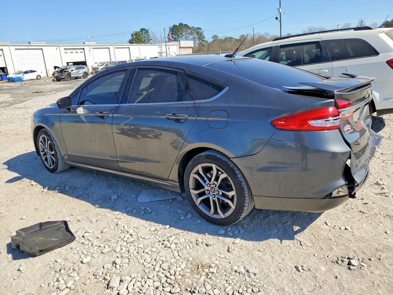 2017 Ford Fusion S - Фото 2