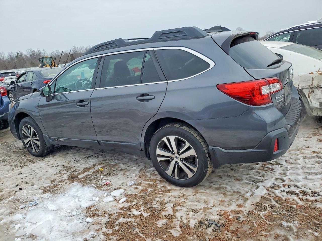 2018 Subaru Outback 3.6R Limited - Фото 2