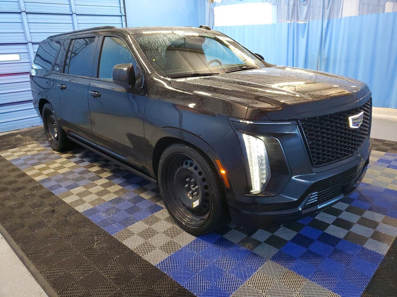 2026 Cadillac Escalade Esv Sport Platinum - Image 4