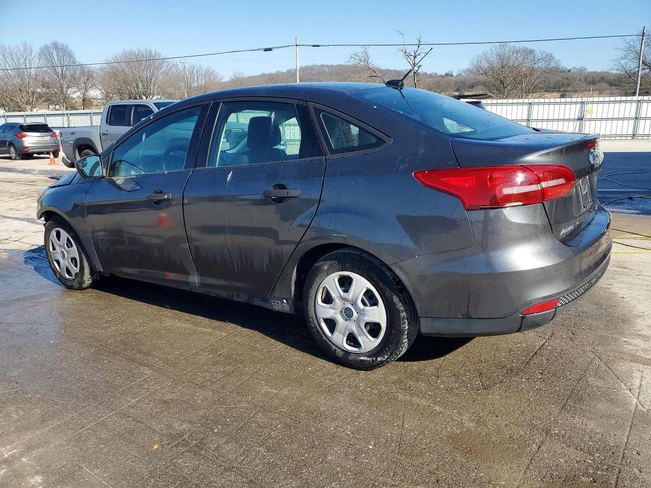 2016 Ford Focus S - Фото 2