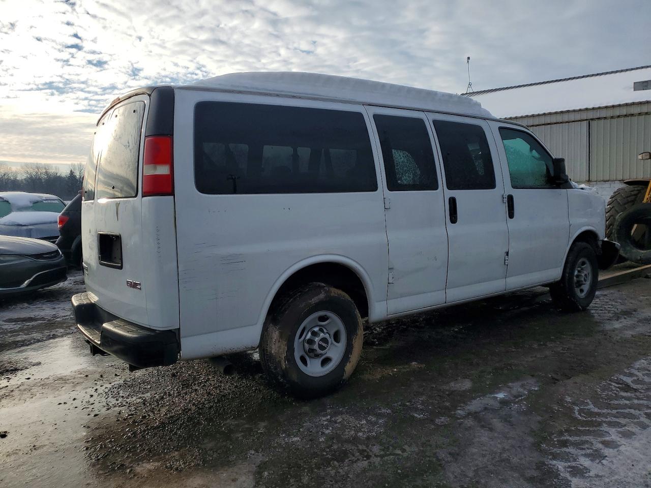 2012 GMC Savana G2500 Ls - Фото 3
