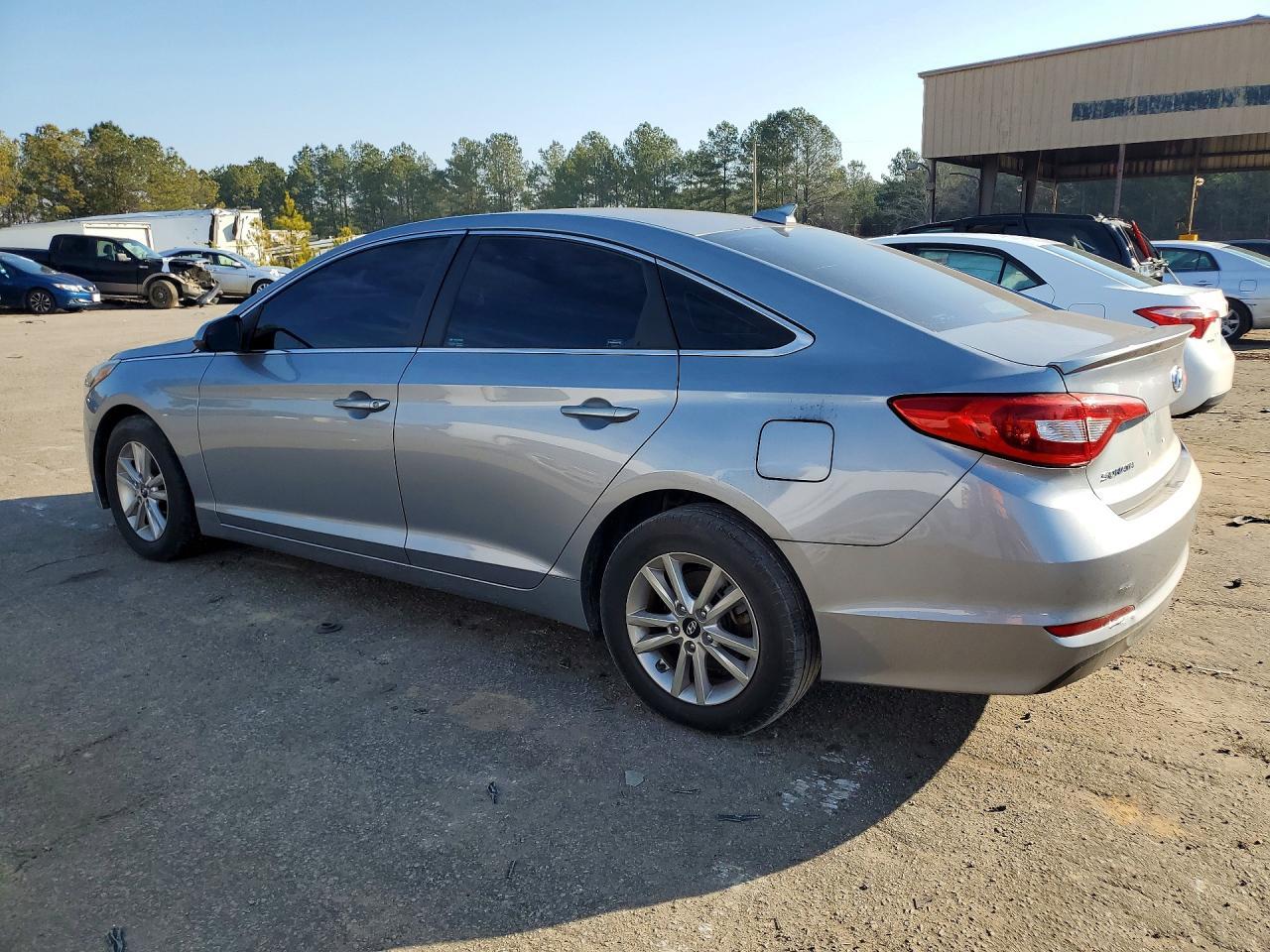 2016 Hyundai Sonata Se - Фото 2
