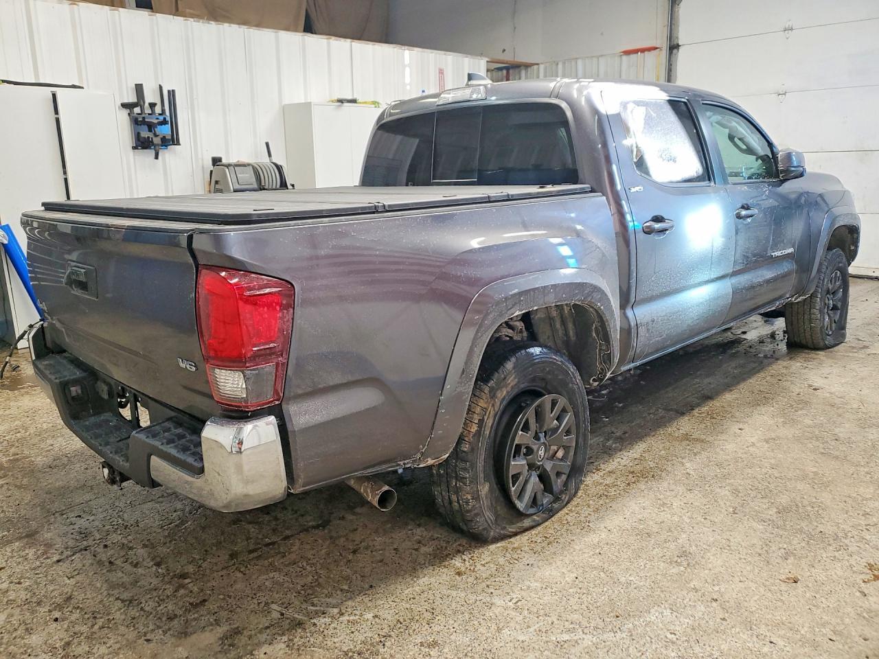 2023 Toyota Tacoma Double Cab - Фото 3