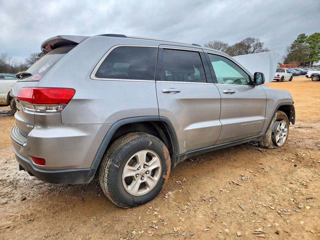 2014 Jeep Grand Cherokee Laredo - Image 3