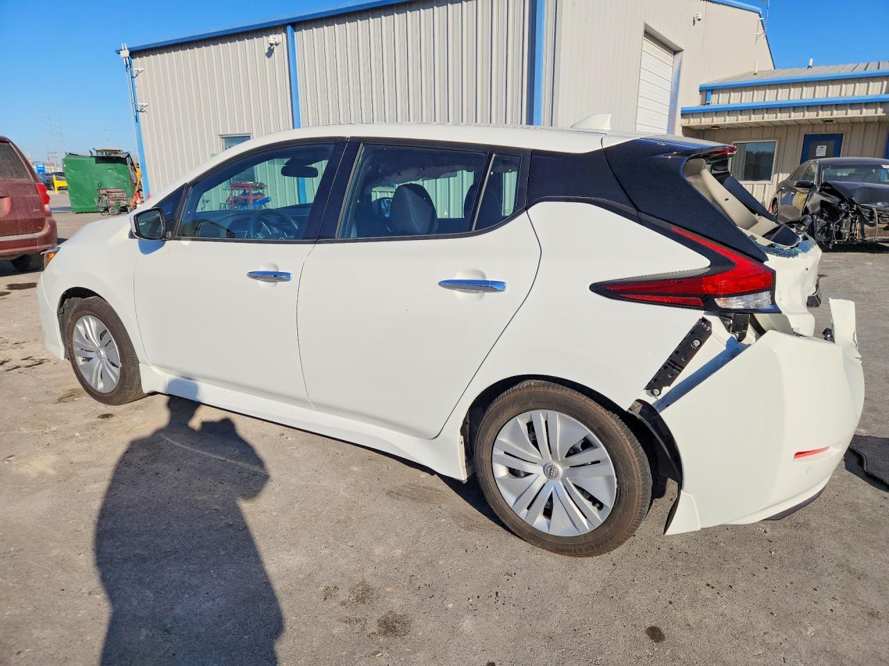 2025 Nissan Leaf S - Фото 2