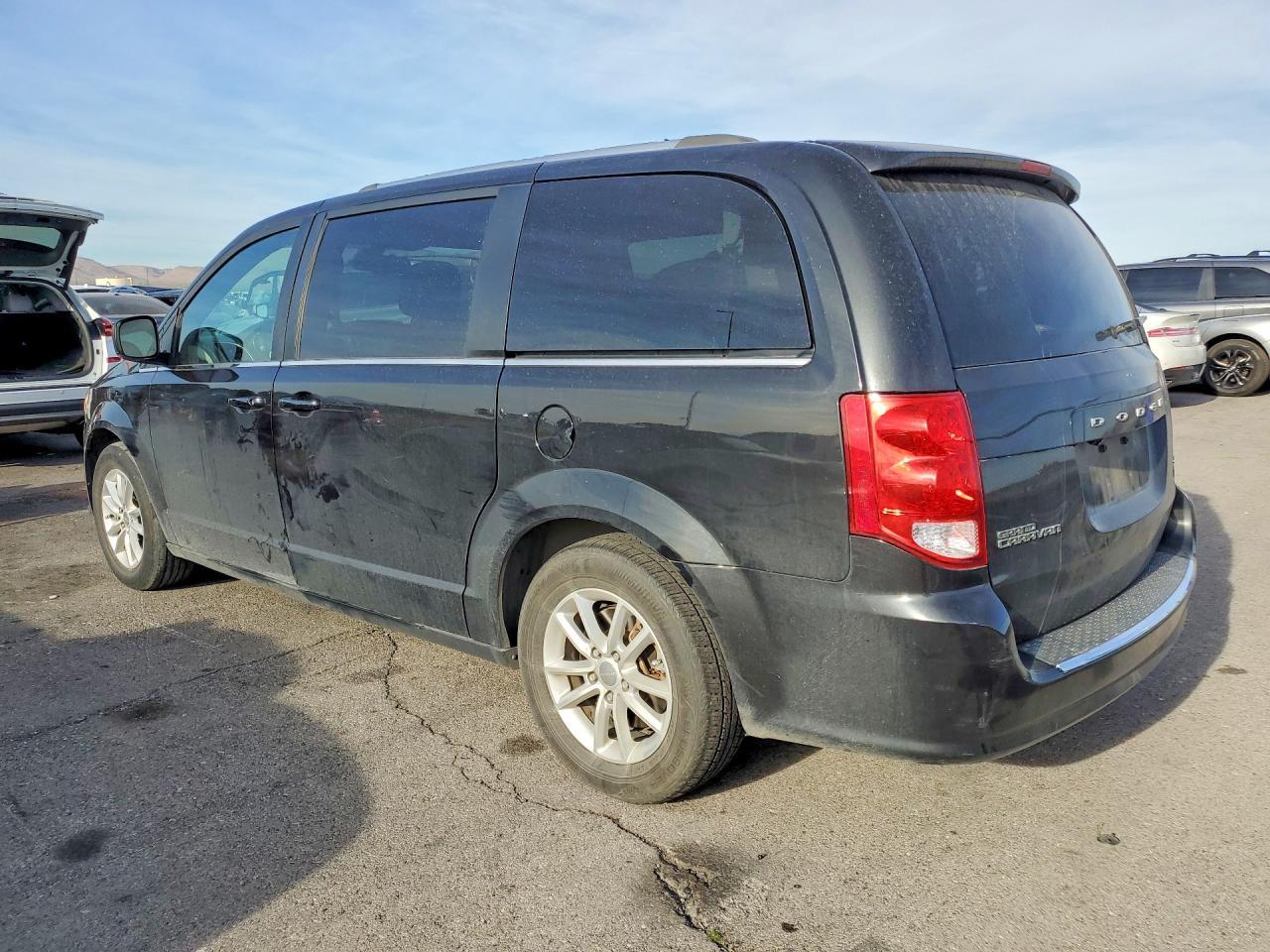 2019 Dodge Grand Caravan Sxt - Image 2