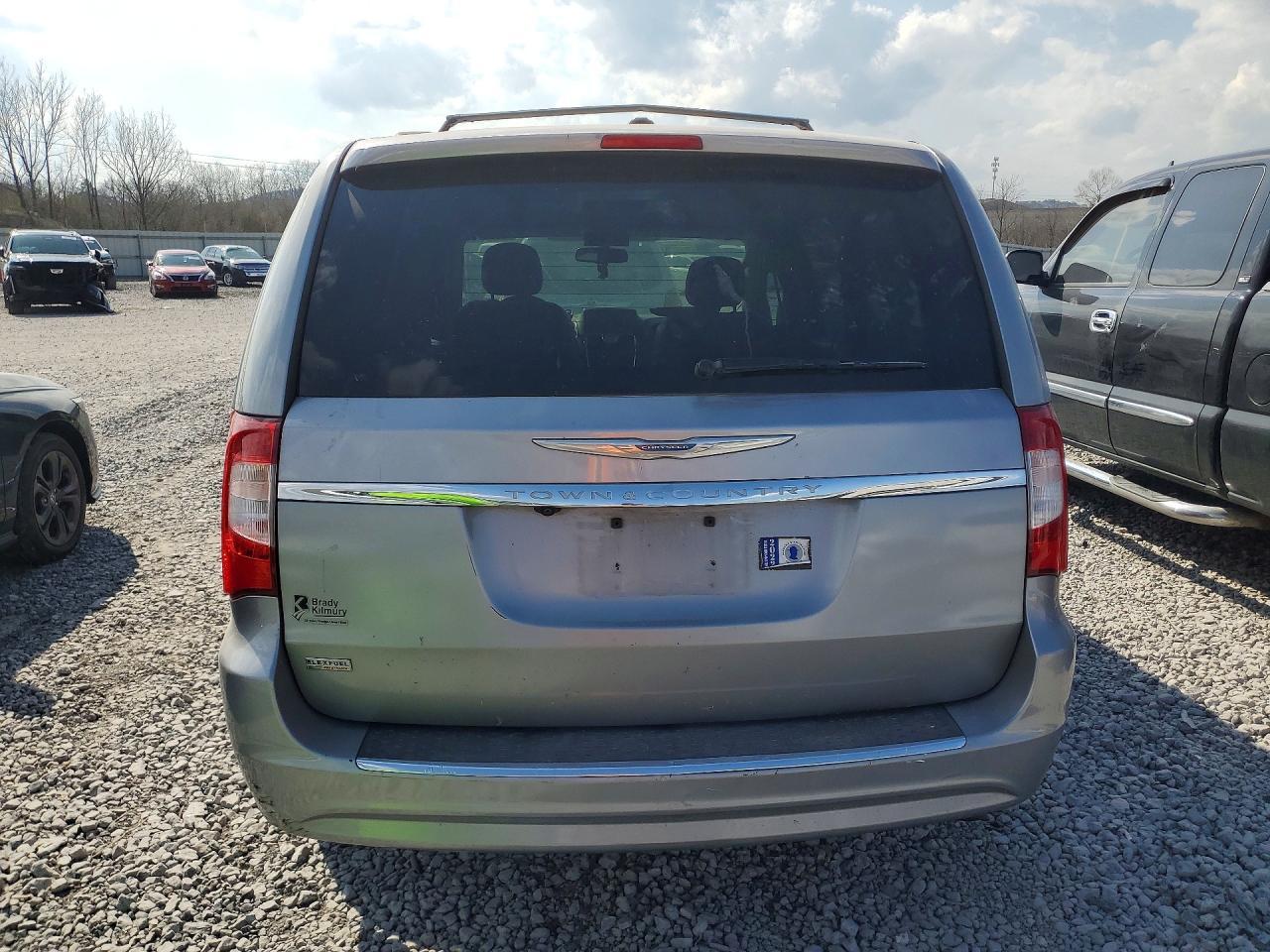 2014 Chrysler Town & Country Touring - Фото 6