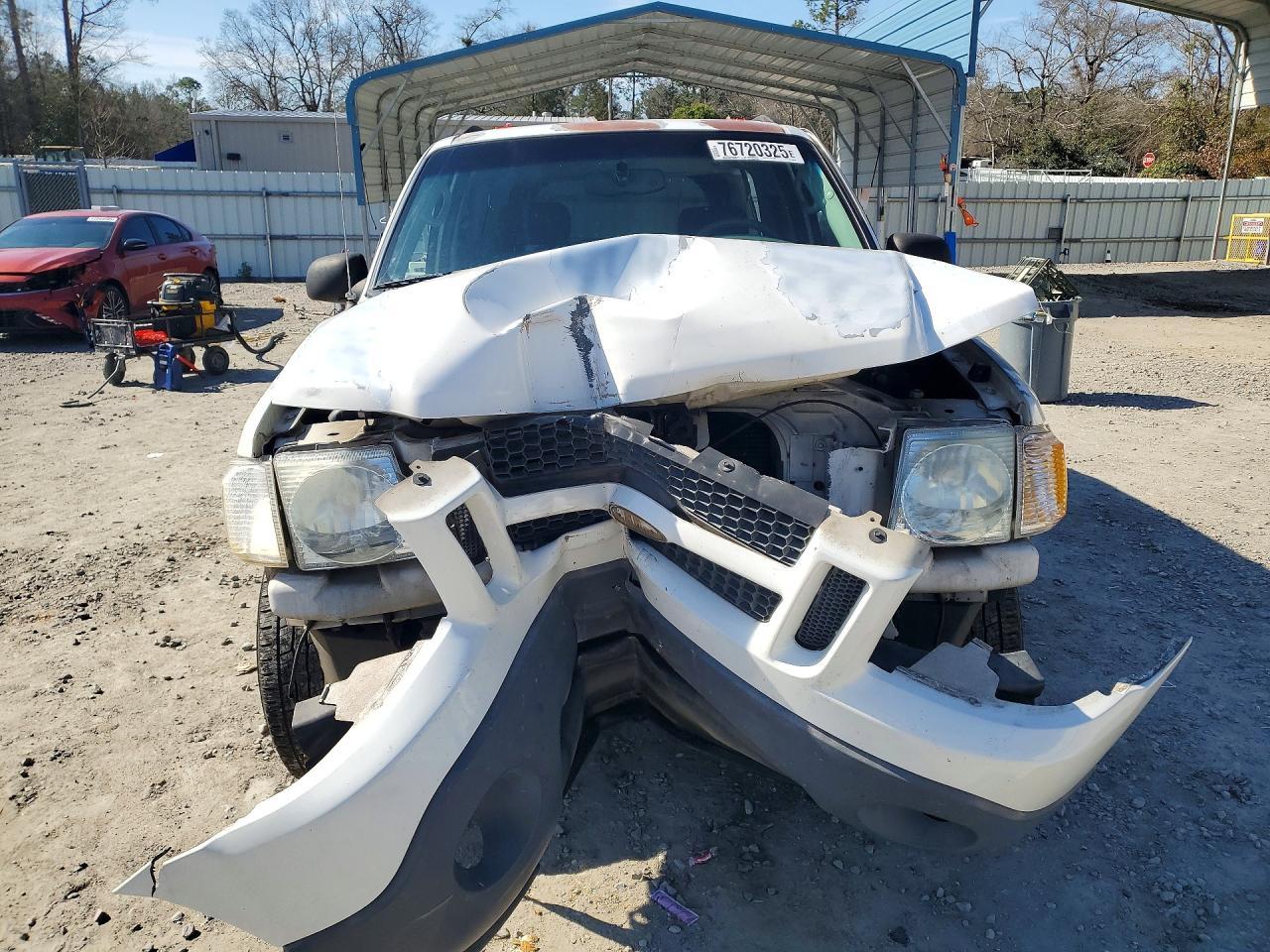 2003 Ford Explorer Sport - Image 5