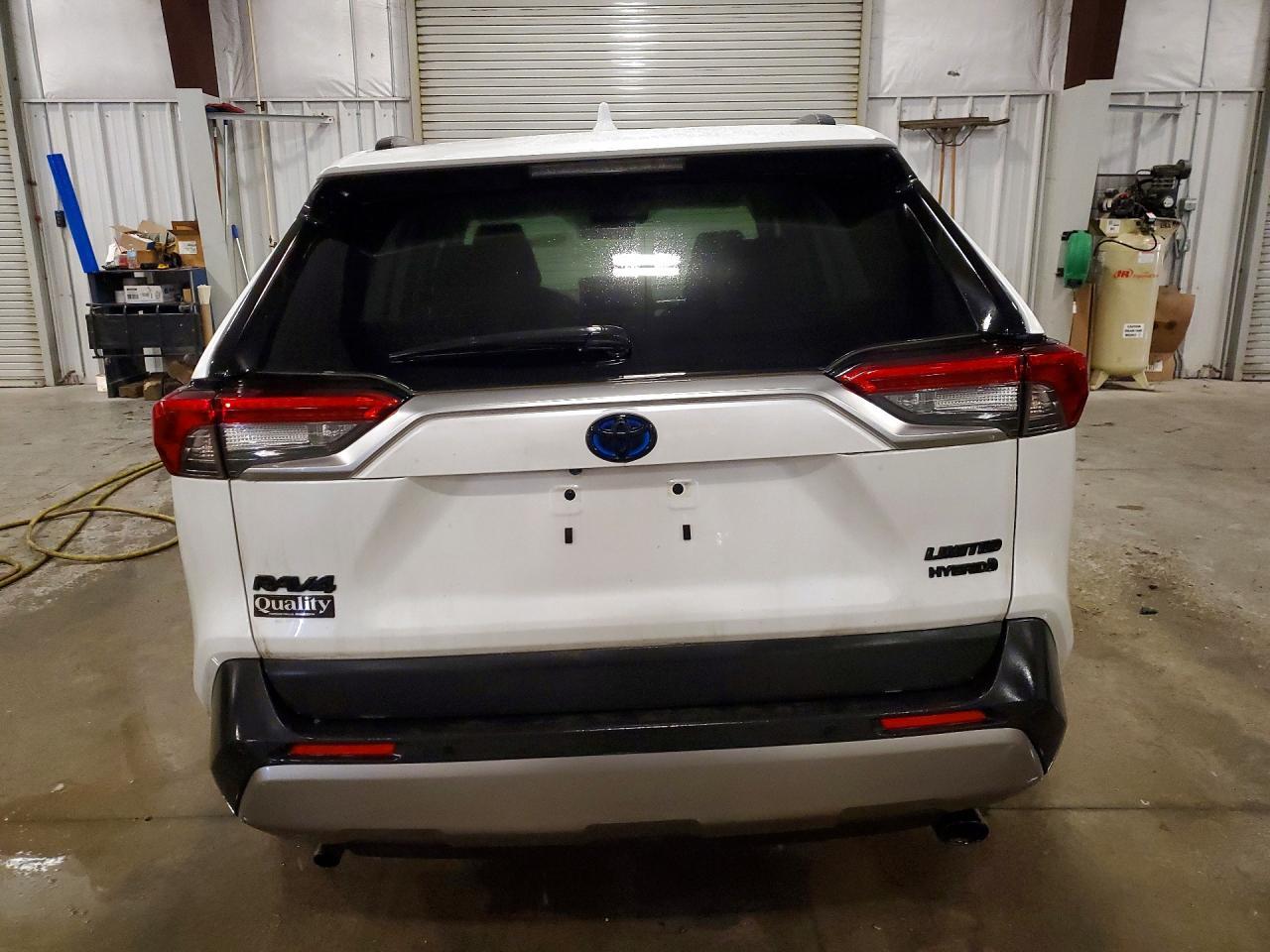2024 Toyota Rav4 Limited - Фото 6