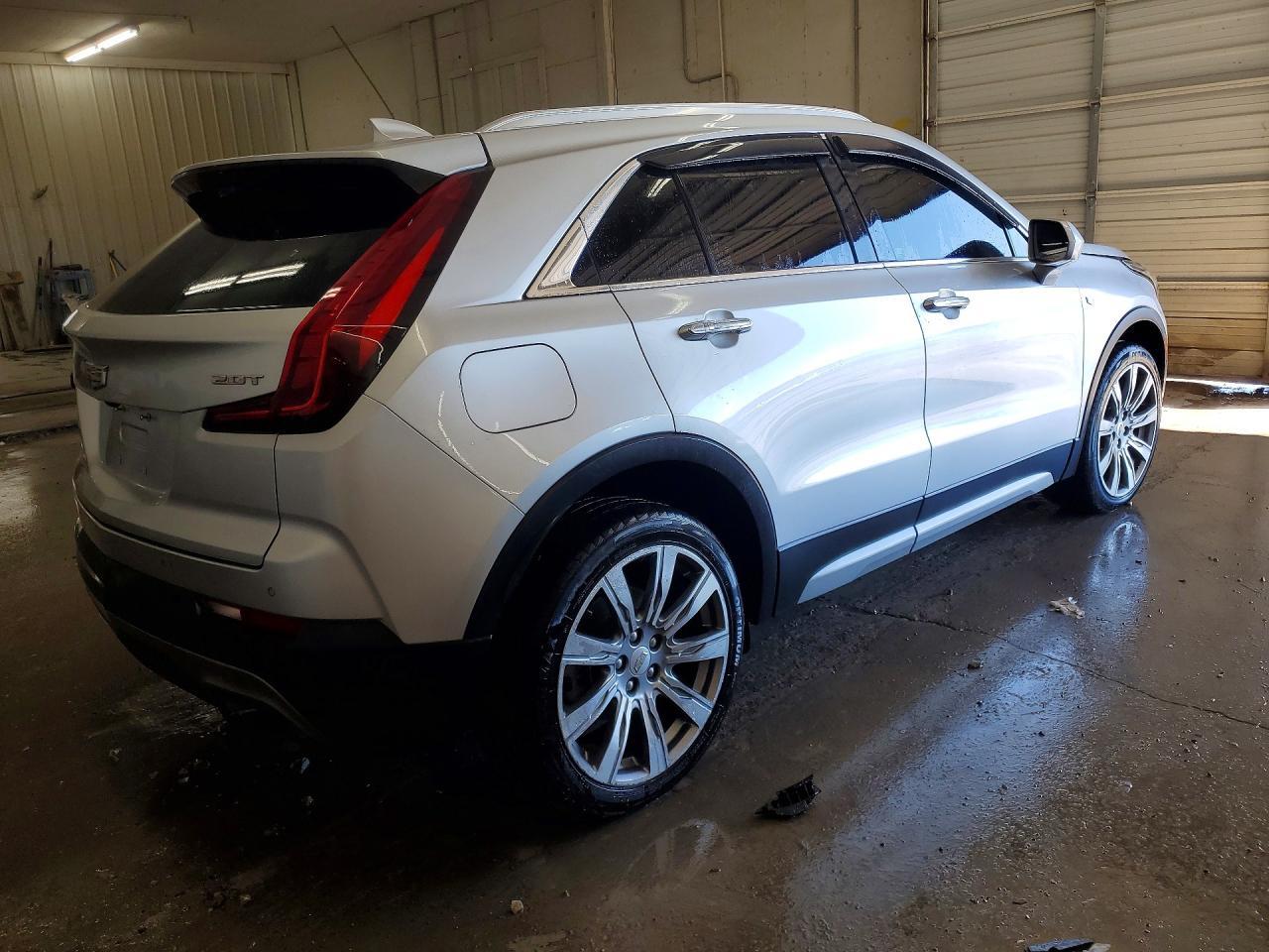 2019 Cadillac Xt4 Premium Luxury - Image 3