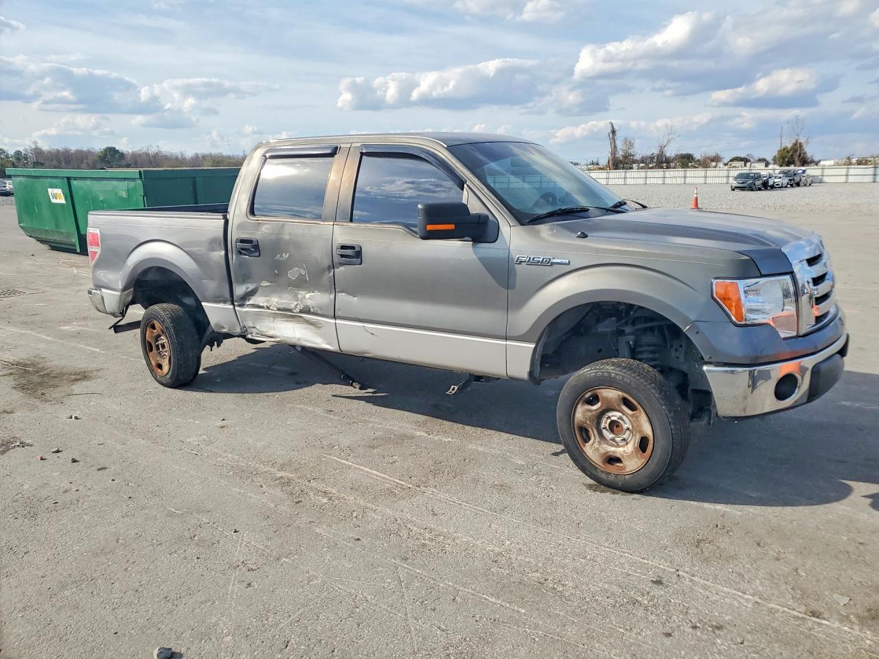 2010 Ford F150 Supercrew - Image 4