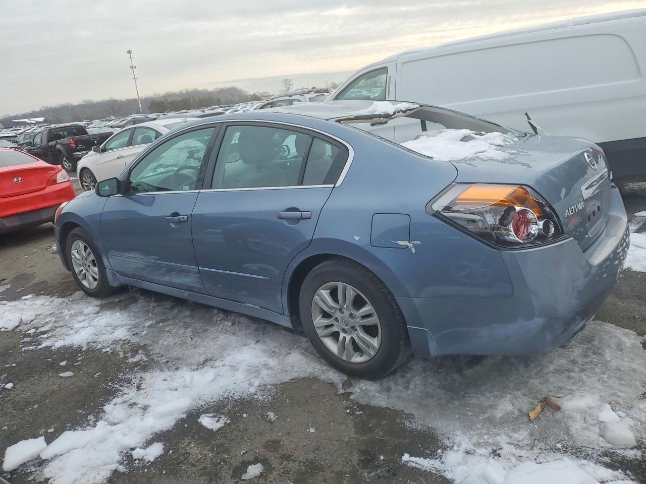 2010 Nissan Altima Base - Image 2