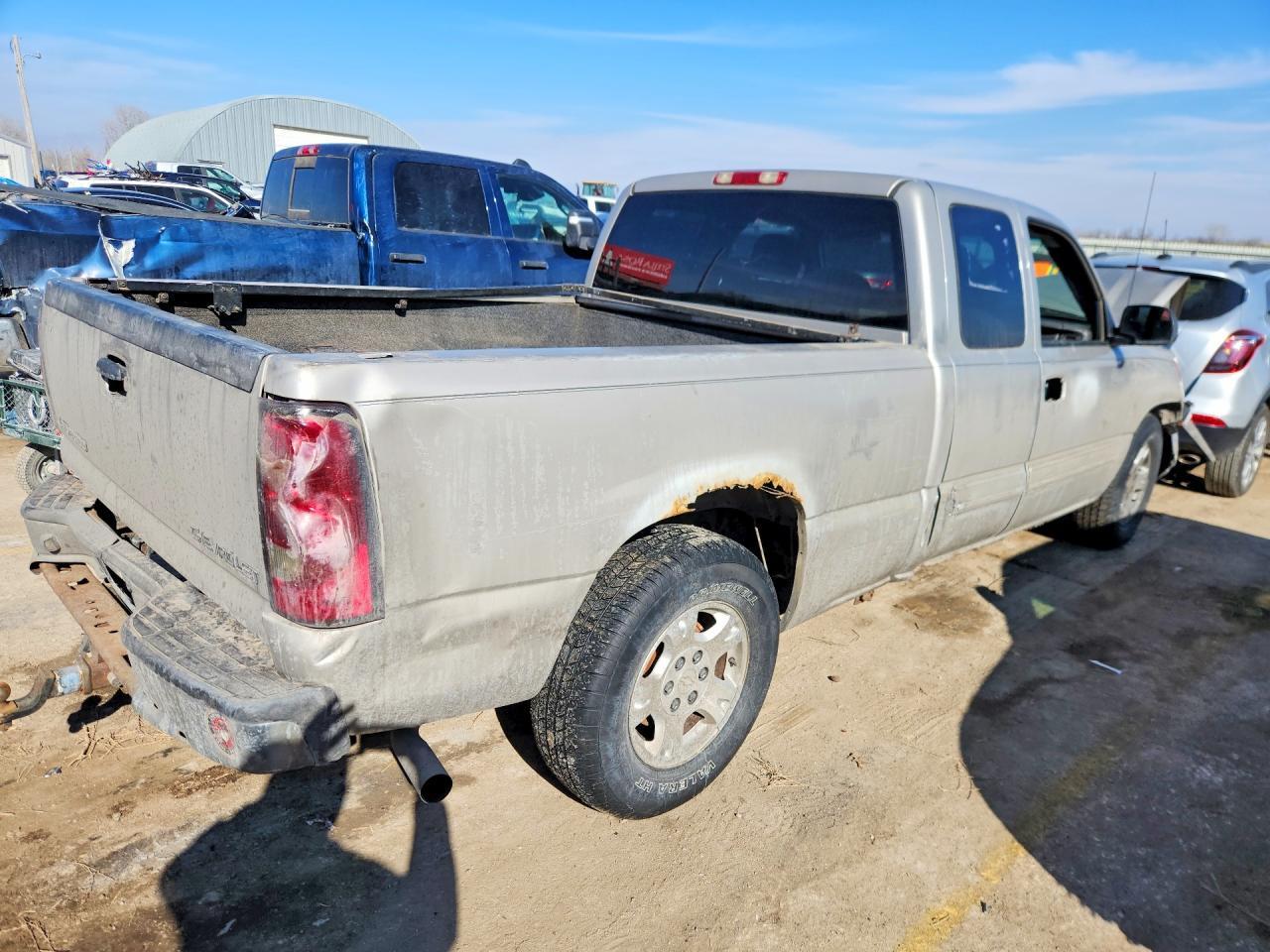 2005 Chevrolet Silverado C1500 - Фото 3