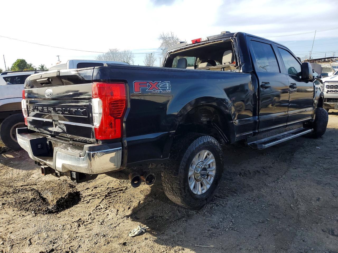 2021 Ford F250 Super Duty - Фото 3
