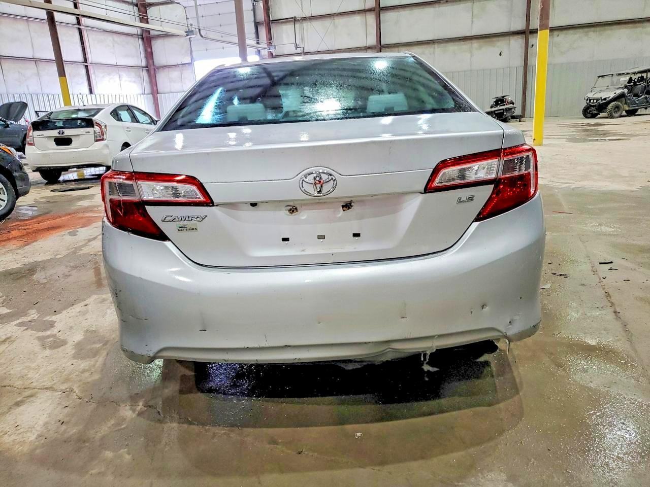 2014 Toyota Camry Le - Фото 6