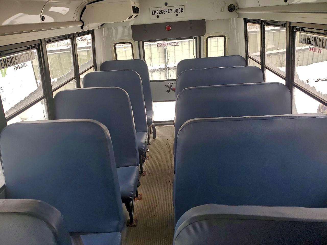 2016 Chevrolet Express G3 - Bus - Фото 6