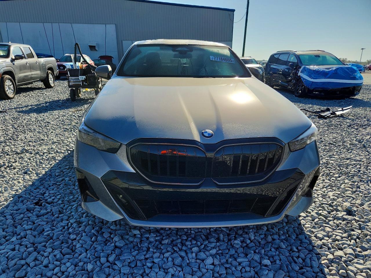 2025 BMW 530 I - Фото 5